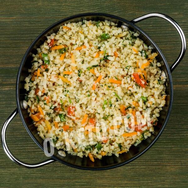 Keto recipes: Cauliflower rice with tomato
