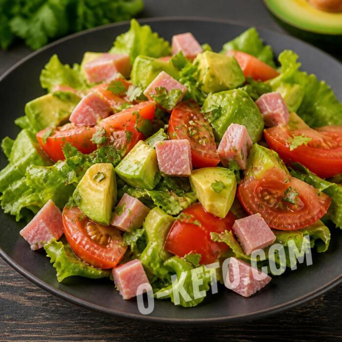 Salată de avocado și roșii cu coriandru Salată de avocado și roșii cu coriandru