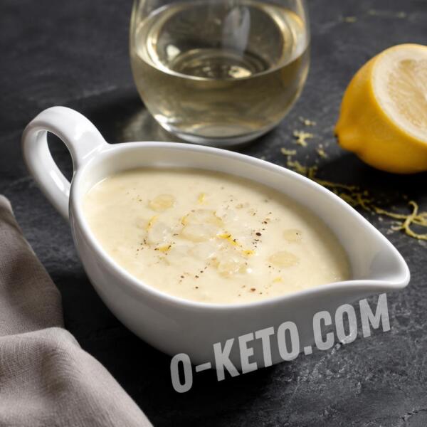 Рецепты на кето: Сметанный соус с луком и белым вином Рецепты на кето: Сметанный соус с луком и белым вином
