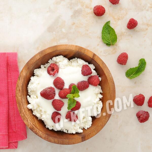 Rețete keto: Branza de vaci cu smantana in varianta keto: desert din copilarie Rețete keto: Branza de vaci cu smantana in varianta keto: desert din copilarie